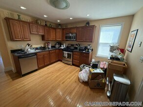 24 Madison Ave, Unit 3 in Cambridge, MA - Building Photo - Building Photo