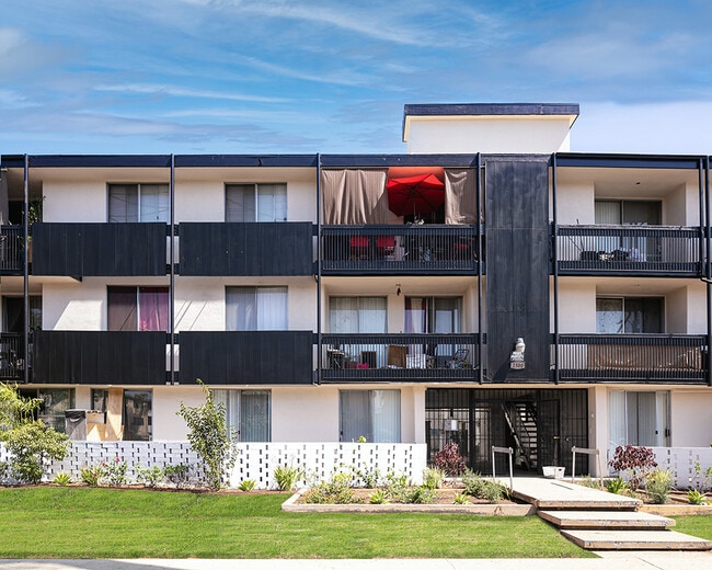 1500 Gramercy Apartments in Los Angeles, CA - Foto de edificio - Building Photo