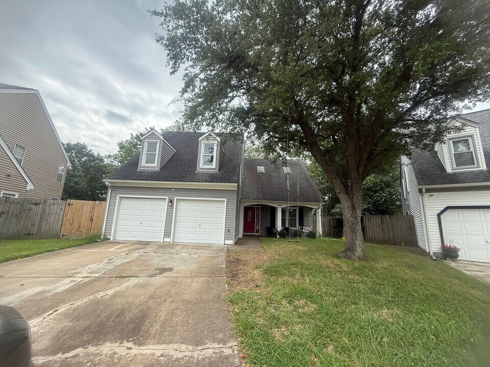 912 Park Landing Ct in Virginia Beach, VA - Foto de edificio