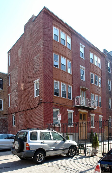 7 Baldwin Pl in Boston, MA - Building Photo