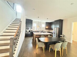 6435 Halcyon Garden Dr in Alpharetta, GA - Building Photo - Building Photo