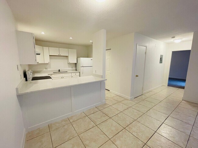 4758 Sunny Palm Cir, Unit a in West Palm Beach, FL - Foto de edificio - Building Photo