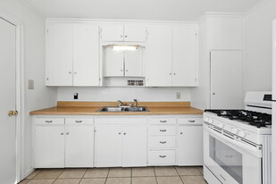 1548 S Oak Ave in Bartlesville, OK - Building Photo