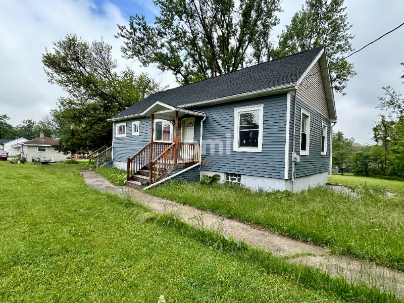 13328 Edison St in Cedar Lake, IN - Building Photo