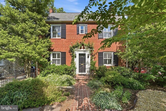 property at 1911 N Harvard St