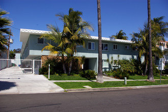 Diamond Street Apartments in San Diego, CA - Building Photo - Building Photo