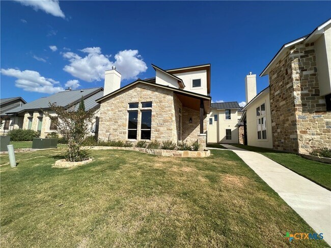 1704 Gruene Vineyard Crossing in New Braunfels, TX - Building Photo - Building Photo