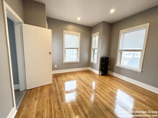 14 Batchelder St, Unit 2 in Boston, MA - Building Photo - Building Photo