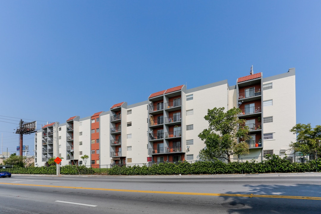 Garcia Apartments in Miami, FL - Building Photo