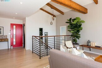 6285 Skyline Blvd in Oakland, CA - Building Photo - Building Photo