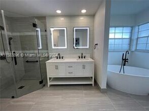 4203 NW 54th St in Coconut Creek, FL - Building Photo - Building Photo