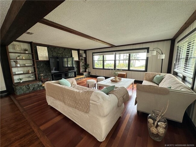 4490 NE Indian River Dr in Jensen Beach, FL - Building Photo - Building Photo