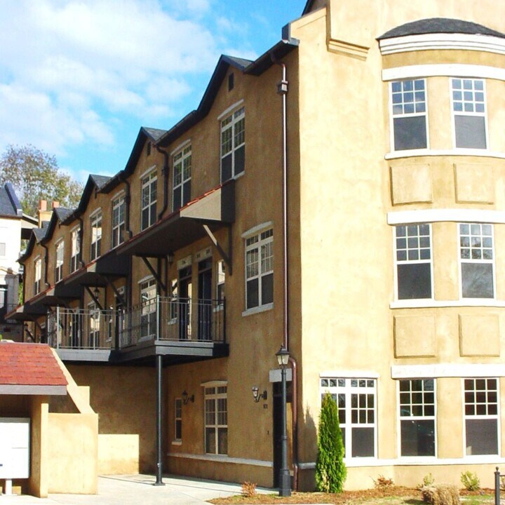 N. N Olive Ave in Fayetteville, AR - Building Photo