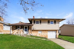 10662 Chelmsford Rd in Cincinnati, OH - Building Photo