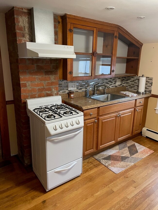 31 Walter St Apartments and Nearby Barrington Apartments For Rent