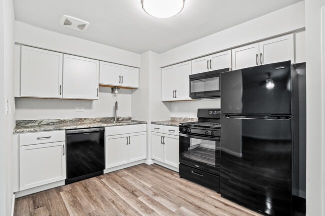 Willow Trail in Menomonee Falls, WI - Building Photo - Building Photo