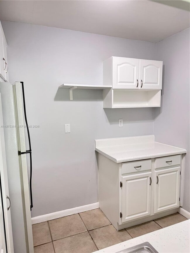 7535 N Kendall Dr in Miami, FL - Building Photo - Building Photo