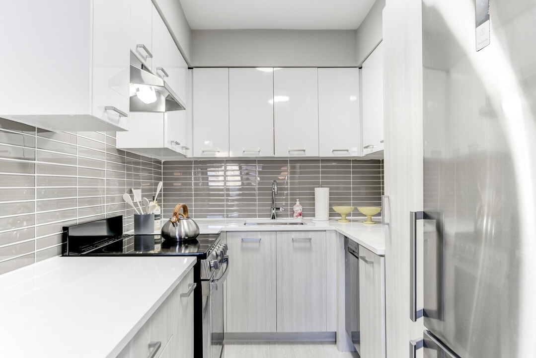 Tour d'Auteuil in Montréal, QC - Building Photo