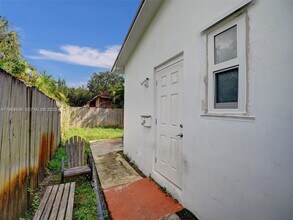 15455 N Miami Ave in Miami, FL - Building Photo - Building Photo