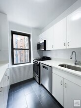 FIFTH AVENUE, Unit 5F in New York, NY - Building Photo - Building Photo