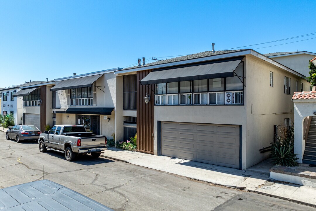 125 Ximeno Ave. in Long Beach, CA - Foto de edificio