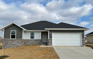 1449 Broughton St in Republic, MO - Building Photo