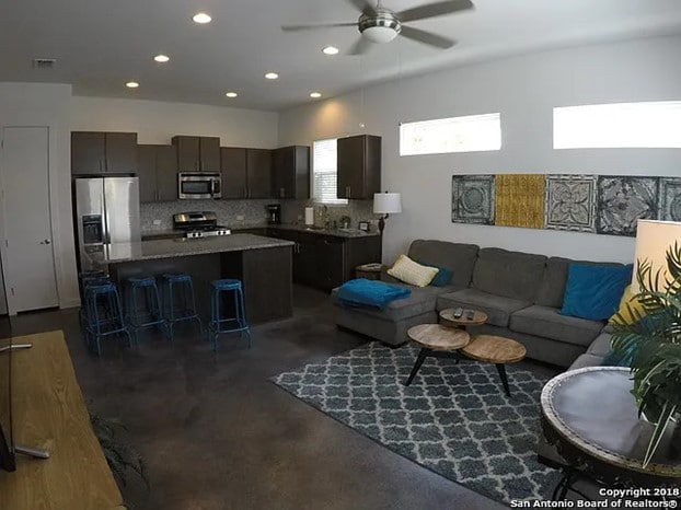 232 E Cevallos St in San Antonio, TX - Building Photo - Building Photo