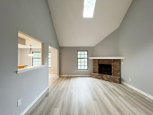 11739 Monrovia St in Overland Park, KS - Foto de edificio - Building Photo