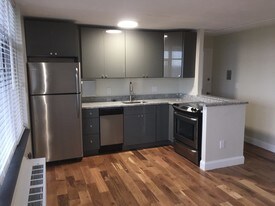 125 Trapelo Rd, Unit 12 in Belmont, MA - Building Photo