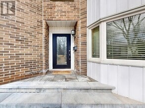 42 Buchanan Crescent in Aurora, ON - Building Photo - Building Photo