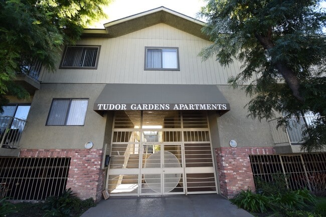 15128 Burbank Blvd, Unit 44-114