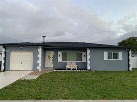 11128 Median St in Boca Raton, FL - Building Photo