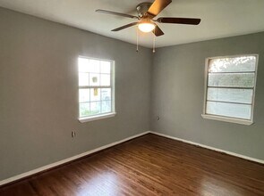 4914 Meadow Park Dr in Houston, TX - Building Photo - Building Photo