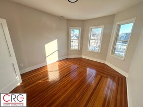 79 3rd St, Unit 3 in Medford, MA - Building Photo - Building Photo