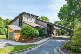 Yester Oaks Apartments in Greensboro, NC - Building Photo - Building Photo