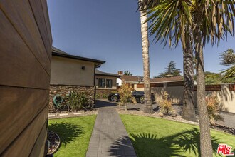 977 Vernon Ave in Los Angeles, CA - Building Photo - Building Photo