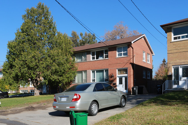 35-37 Garthdale Ct in Toronto, ON - Building Photo - Primary Photo