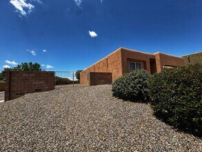 2019 Selway Pl NW in Albuquerque, NM - Building Photo - Building Photo