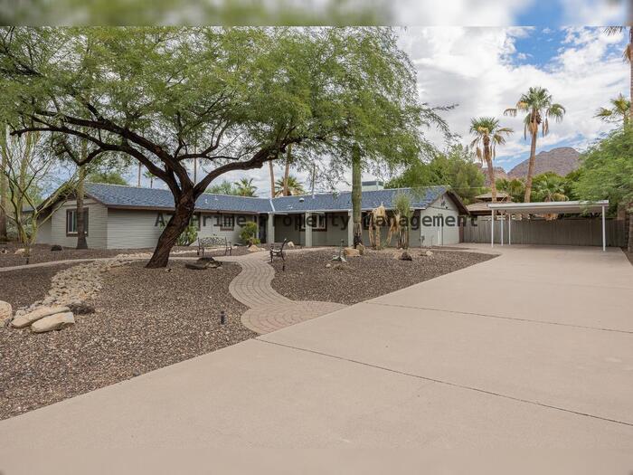 5301 N 43rd Pl in Phoenix, AZ - Building Photo