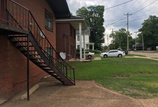 482 E Mclemore Ave in Memphis, TN - Foto de edificio - Building Photo