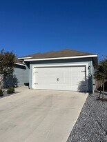 604-606 Grayson Ln in Seguin, TX - Building Photo