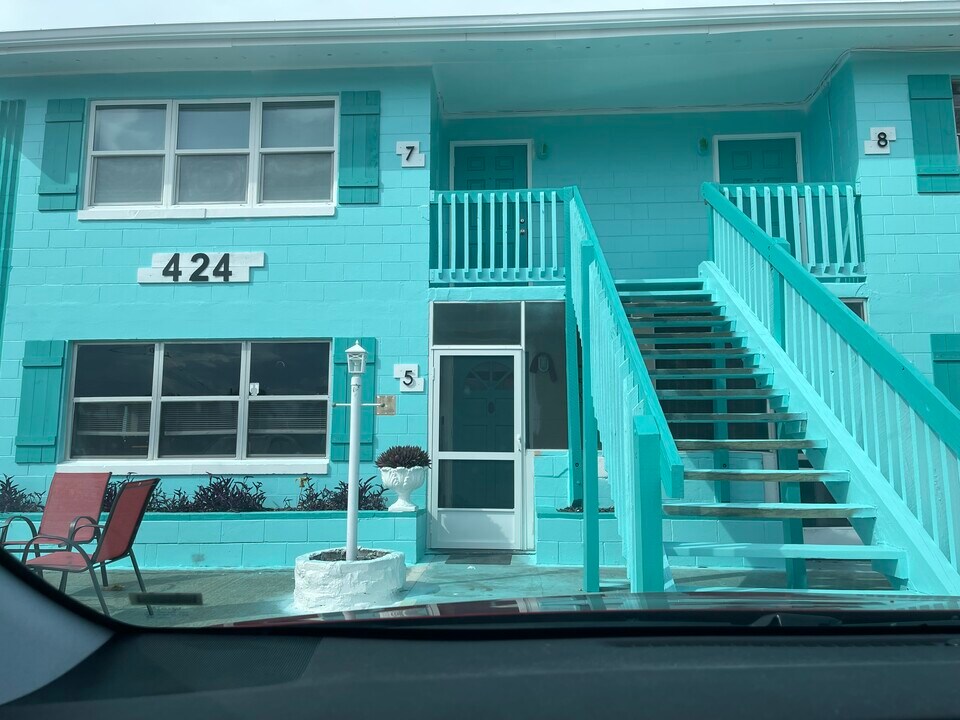 424 Johnson Ave, Unit 7 in Cape Canaveral, FL - Building Photo
