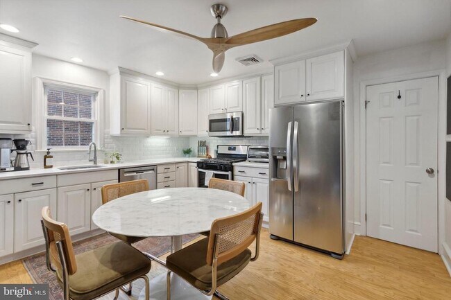 1420 Lawndale Ave in Havertown, PA - Foto de edificio - Building Photo