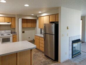 138 Hazelbrook Dr N-Unit -148 in Keizer, OR - Building Photo - Building Photo