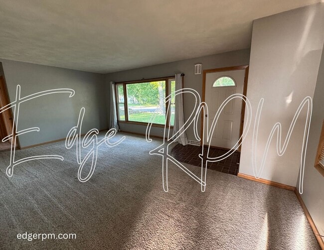 2611 Tremont St in Cedar Falls, IA - Building Photo - Building Photo