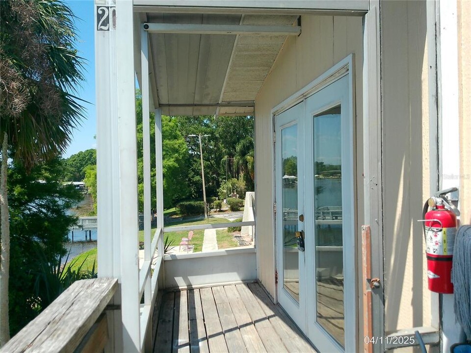 1111 Cypress Gardens Blvd in Winter Haven, FL - Foto de edificio