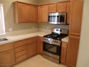 1004 Appaloosa Hills Ave in North Las Vegas, NV - Building Photo - Building Photo