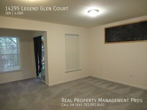 14295 Legend Glen Ct in Gainesville, VA - Building Photo - Building Photo