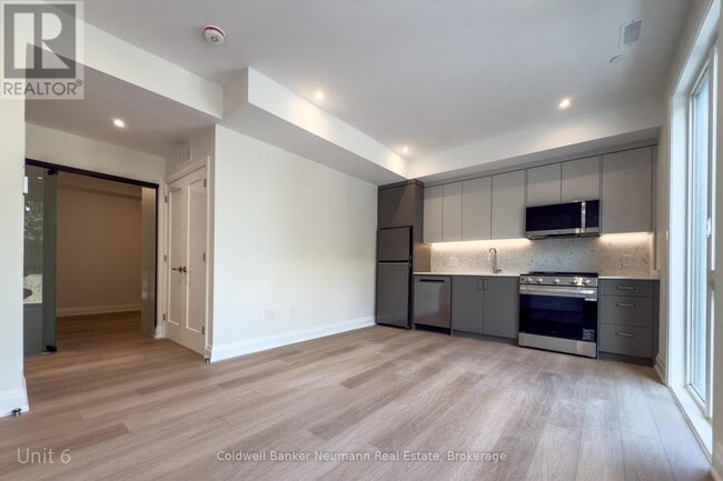 14 Stevenson St N in Guelph, ON - Building Photo - Building Photo