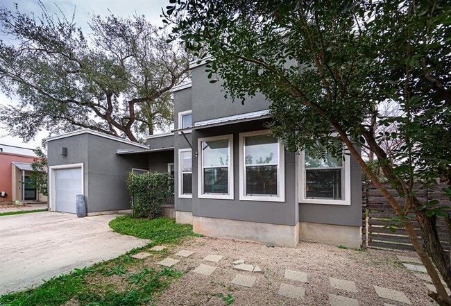 3803 Byron Dr in Austin, TX - Building Photo - Building Photo